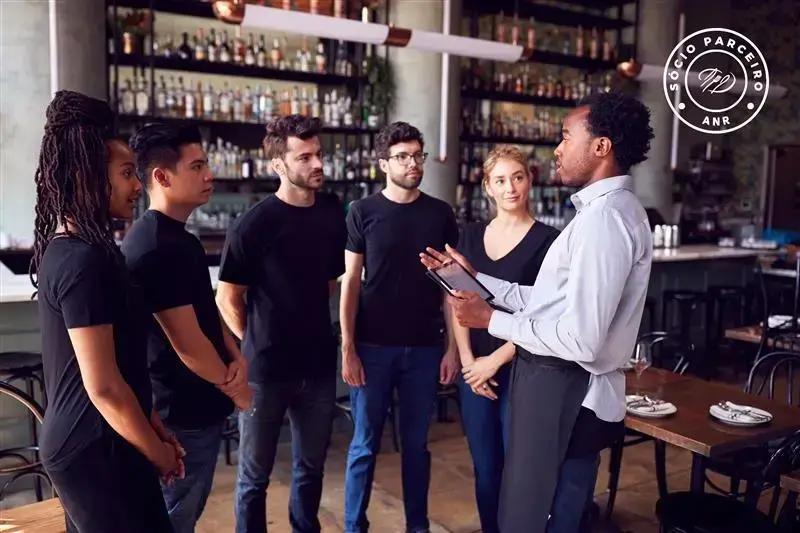 Como Reduzir a Rotatividade no Setor de Alimentação: Dicas Práticas