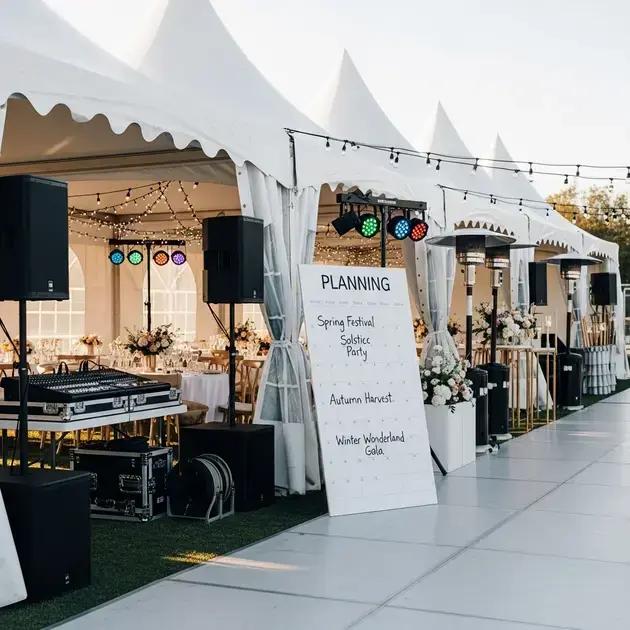 Datas sazonais (Carnaval, Natal, Verão): como planejar o aluguel de equipamentos sem correr riscos